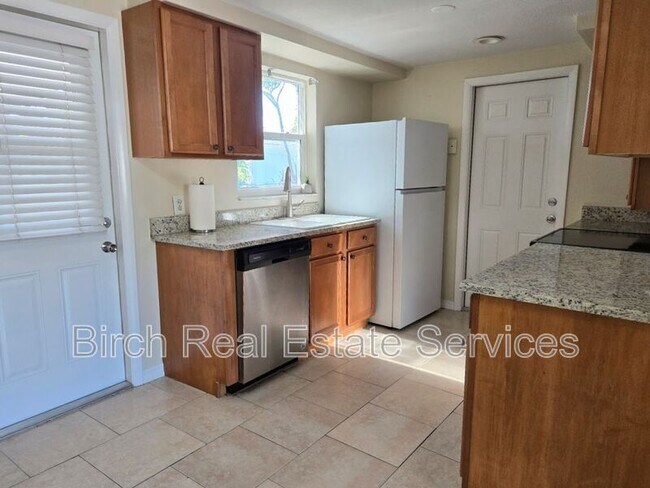 Photo - 5171 Greenwood St