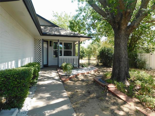 Photo - 404 Woodson Cir