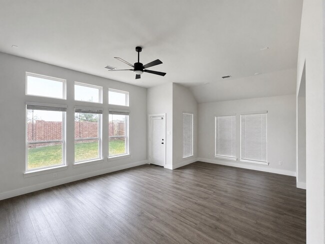 Photo - 5936 Mustang Creek Ln