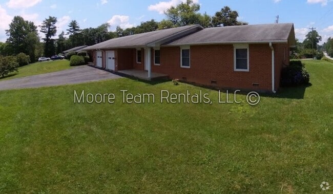 Building Photo - 2/2 & Office - Spacious Duplex Rental