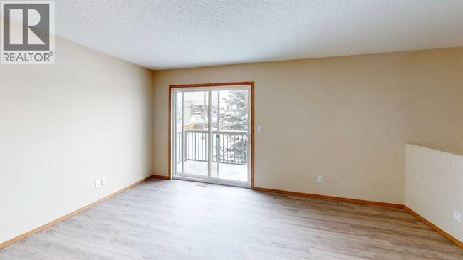 Photo - 9911-9109 109 Ave