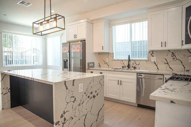 Photo - 3044 West Blvd