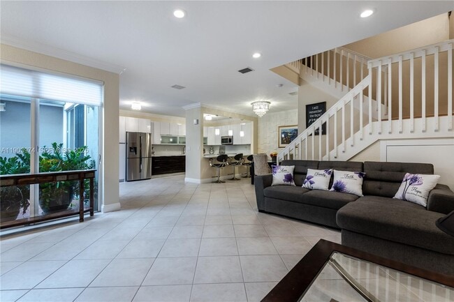 Photo - 1275 Yellowheart Way