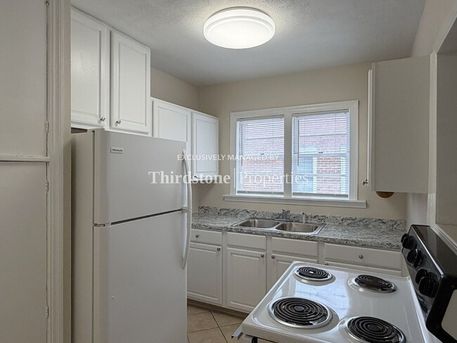 Photo - 2659 College St Unit 4