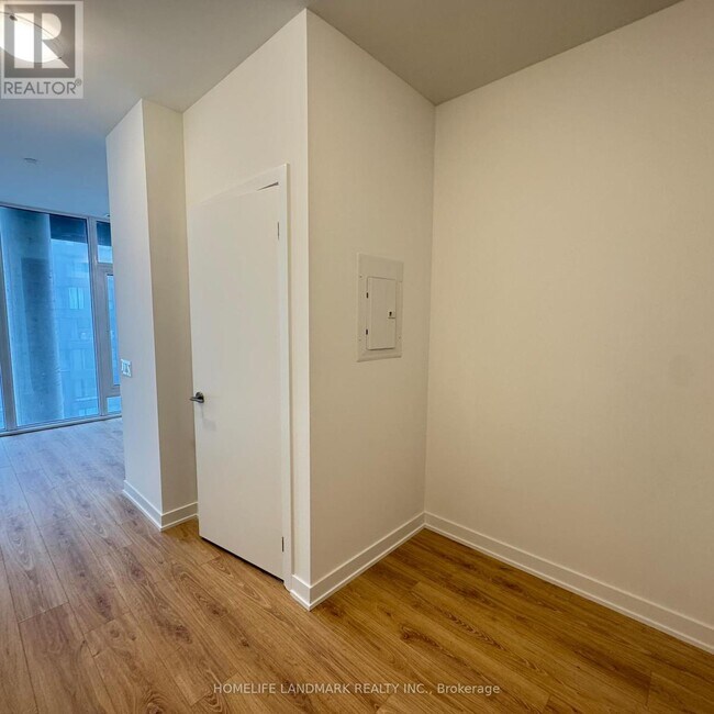 Photo - 1 Quarrington Lane Unit 2904