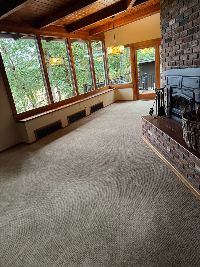 Photo - ALL UTILITIES INCLUDED! ~ 3 Bedroom 1 Bath