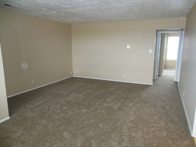 Photo - 305 Geraldine Rd SE Unit C