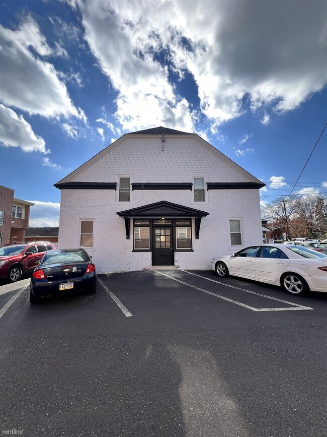 Photo - 1 br, 1 bath 4plex - 14 South Roland Stree...