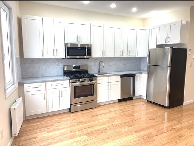Building Photo - 6931 Myrtle Ave Unit 2nd Fl