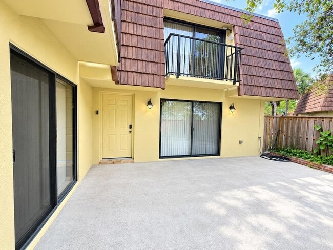 5263 Brook Ct Unit 247