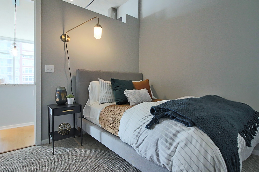 Photo - 148 W Roosevelt Rd