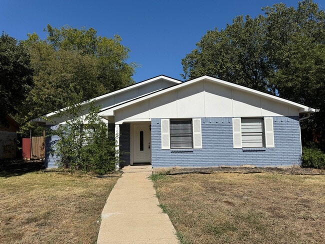 Building Photo - Beautiful 3 Bedroom House in Plano