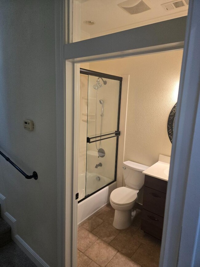 Photo - 101 H. St - #12