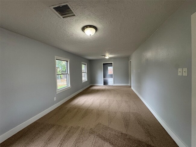 Photo - 710 Alvin St