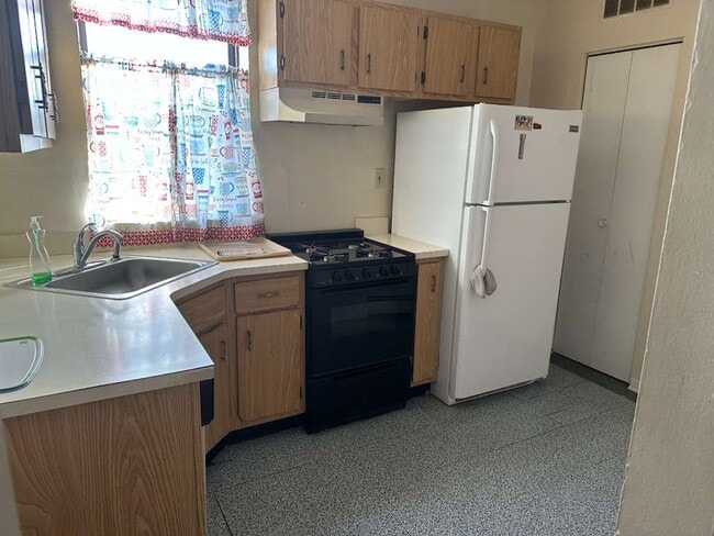 Kitchen - 144 Old Bergen Rd Unit B5