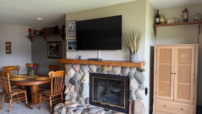 Photo - Lakefront Two Bedroom Two Bath Condo in Di... Unit 1