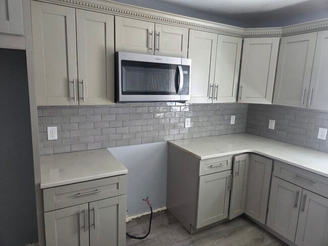 Photo - 87 Lexington Ave Unidad B