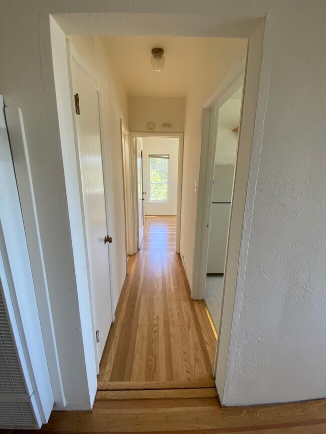 Photo - 1545 Hopkins St Apartments Unit 1