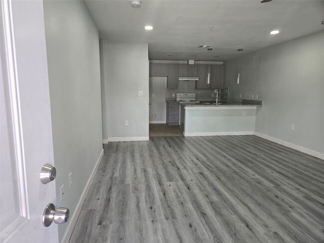 Photo - 22061 Russell Dr Unidad 10