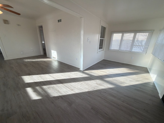 Photo - 2731 7th Ave