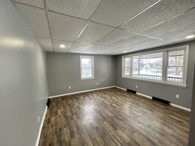 Photo - 315 Oak Ave SE