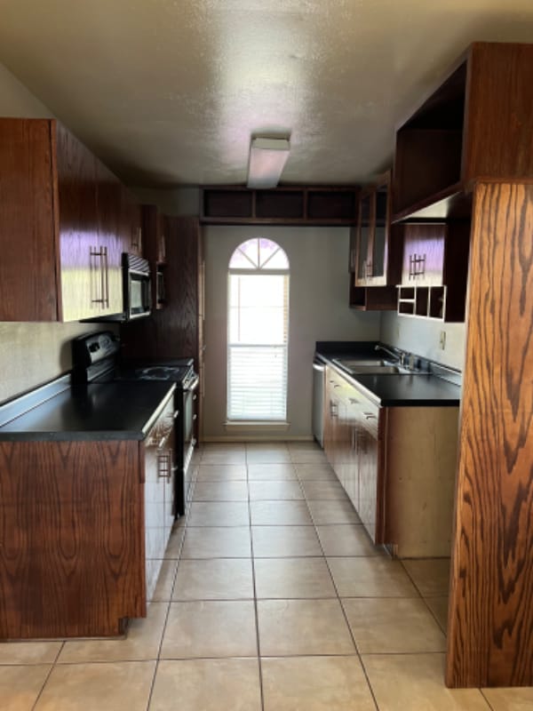 Photo - 409 S Holiday Dr