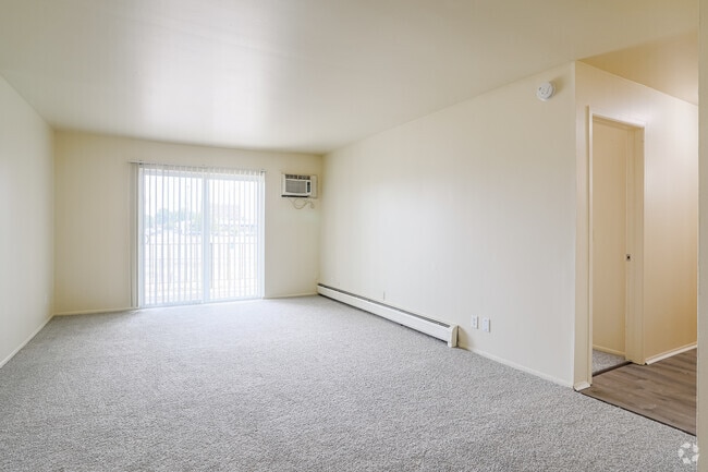 1 BR, 1 BA - 650 SF