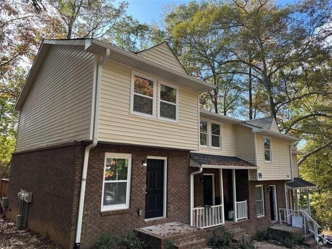 Building Photo - 5144 Spring St Rental