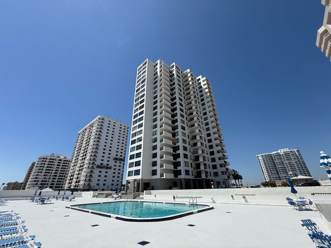 Building Photo - Fully Furnished 2-bedroom, 2-bath residence located in Oceans Five
