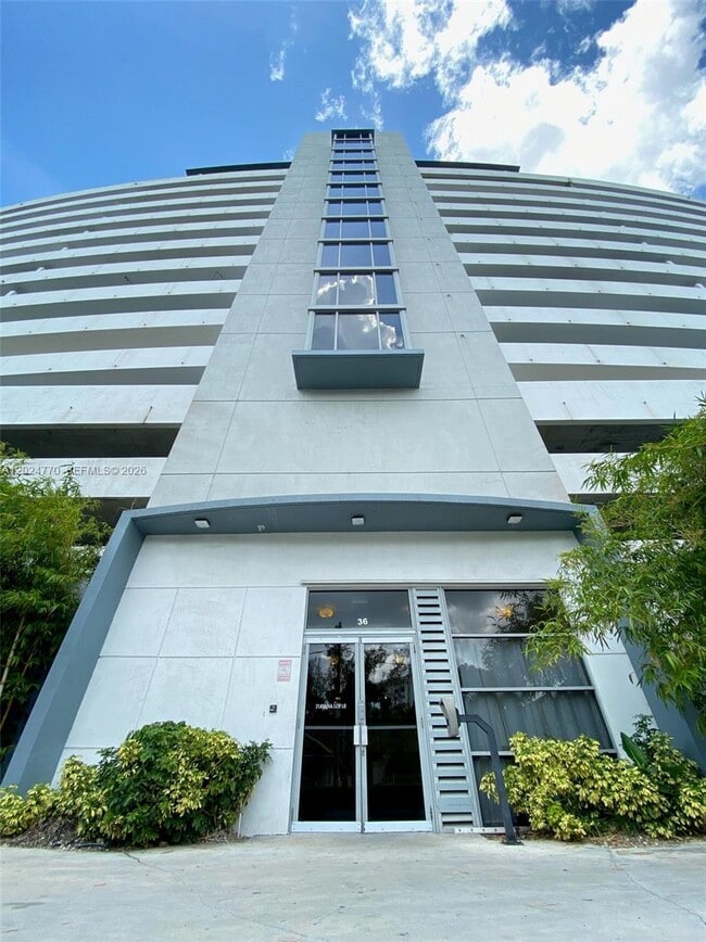 Building Photo - 36 NW 6th Ave Unit 708
