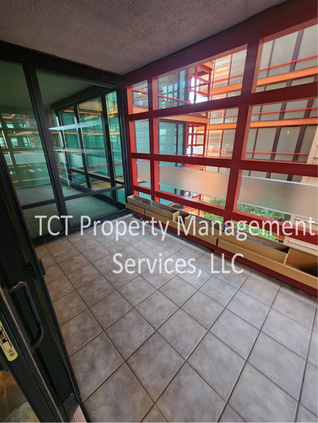 Photo - Stunning 1 Bedroom Condo with Rooftop Pool! Unidad 722