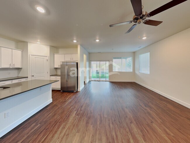 Photo - 8254 Joyce St