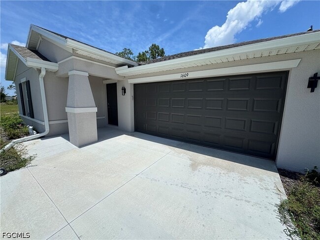 Photo - 1609 NE 33rd Terrace