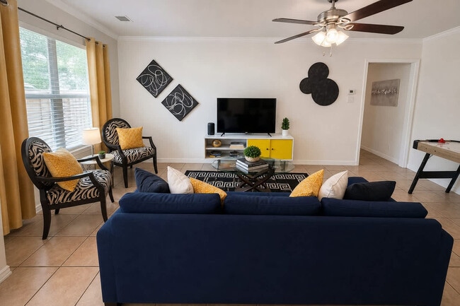 Photo - 3821 Oak St Unit SI ID1589934P