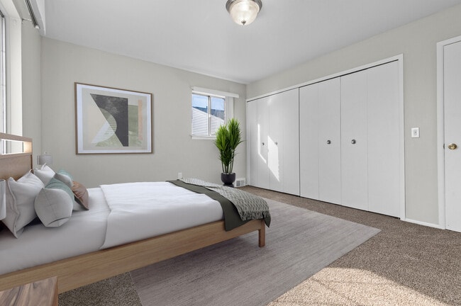 Photo - Cambridge Square