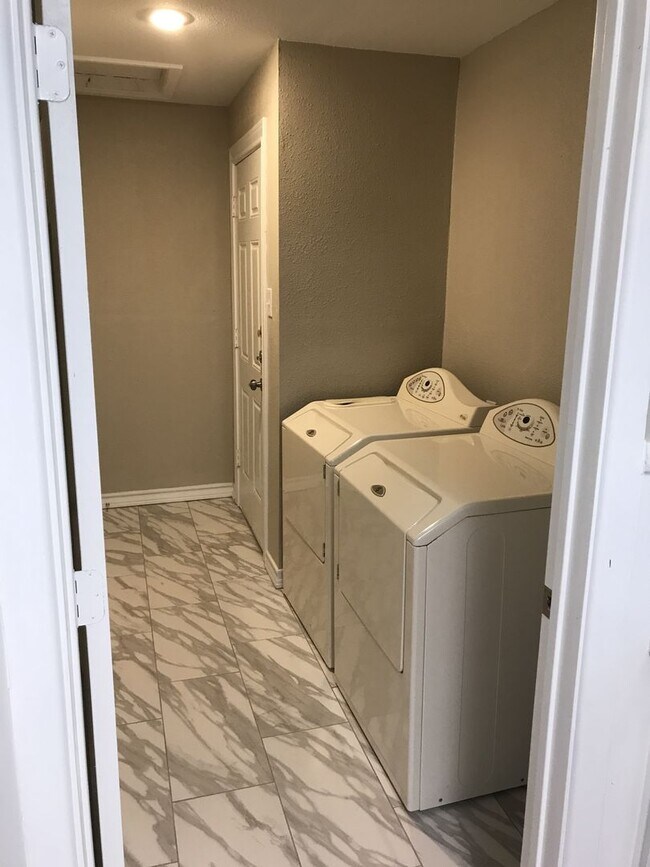 Photo - Pre Leasing for fall 2026! 3/2 in Tech Terrace