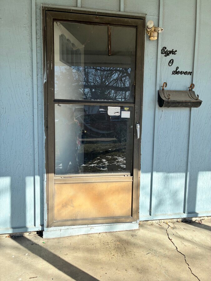 Photo - 807 St Thomas Ln