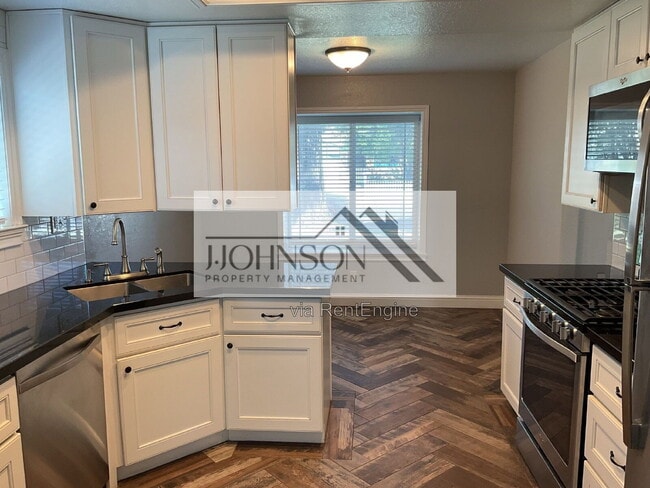 Photo - 15136 Cambridge Dr