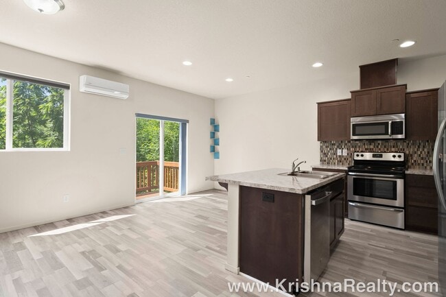 Photo - Eco-Friendly & Modern Townhome in Hazel Dell North
