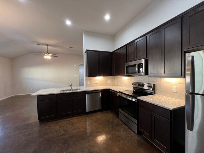 Photo - Luxury 3/2 Duplex in Seguin, Texas