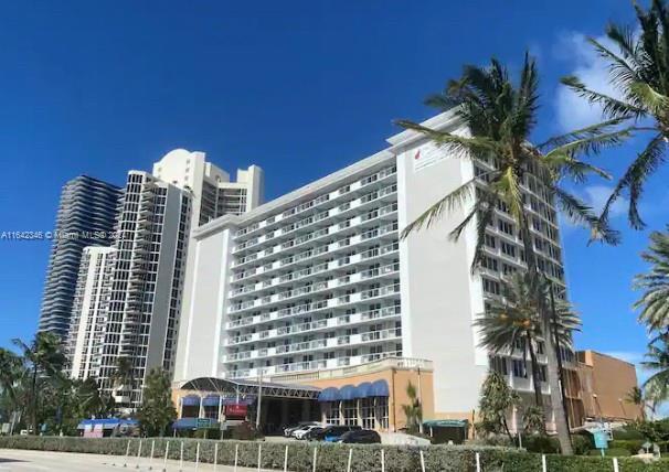 Building Photo - 19201 Collins Ave Unit 1036 Rental