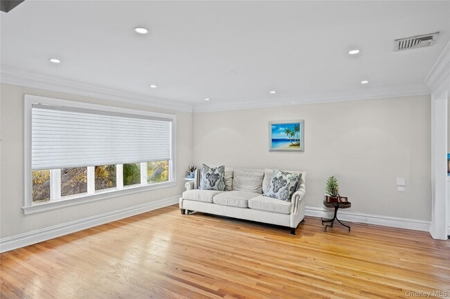 Photo - 78 Scott St House