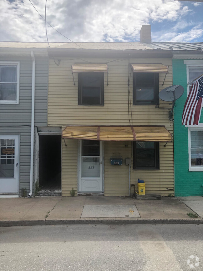 Building Photo - Cozy Two Bedroom townhome