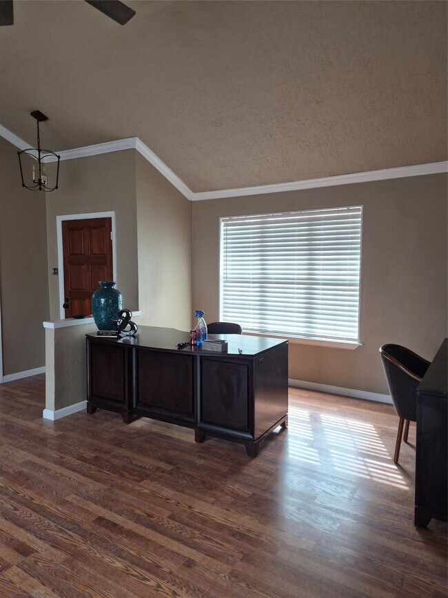 Photo - 1022 Manorglen Dr