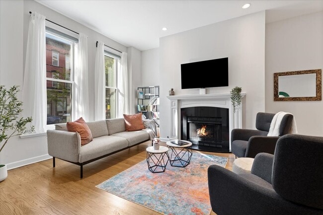 Photo - 1867 N Halsted St