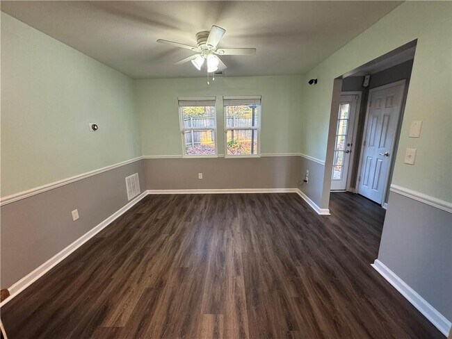 Photo - 5883 Brookside Dr SE