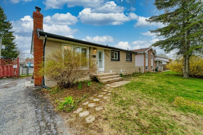 Photo - 2 Bed / 1 Bath – Modern Basement Unit – AL... Unit 2