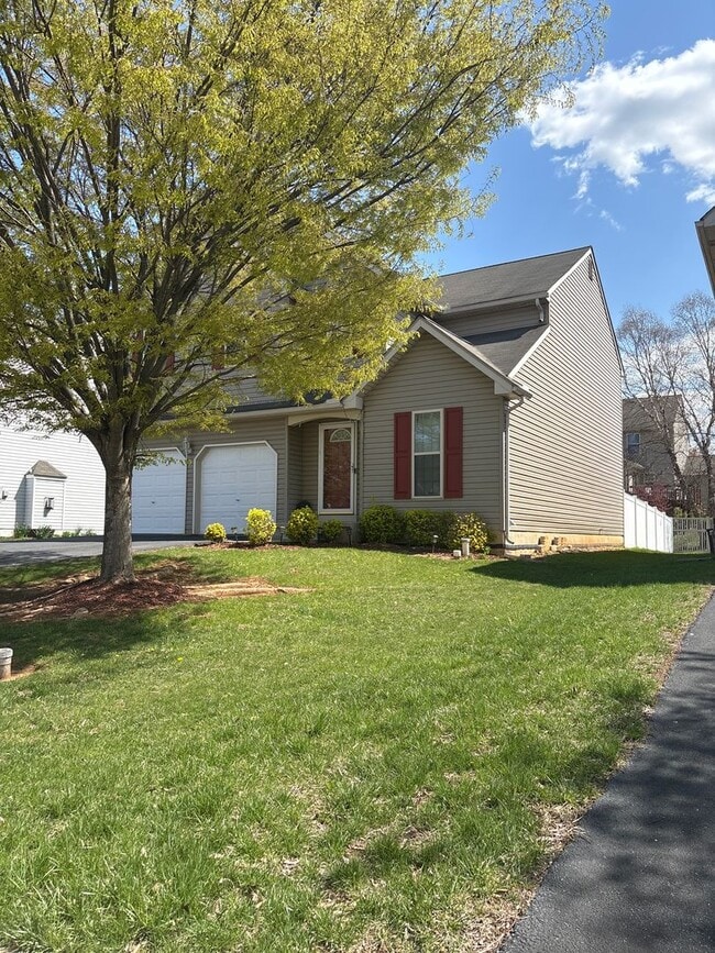 Photo - Video on Pictures! 4 Bed/2.5 Bath Colonial in Red Lion SD, Garage, Yard