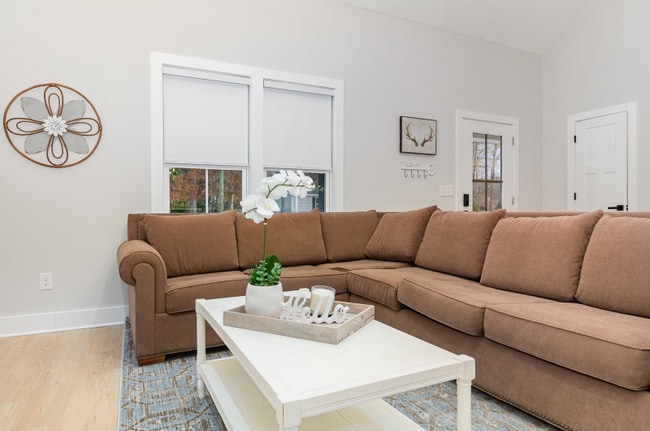 Photo - 607 Kenmore Ave