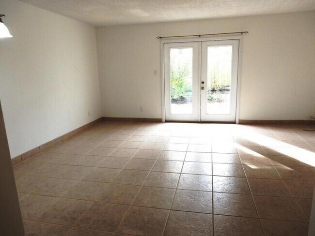734 Legion Dr